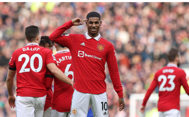 靠于中后卫 靠于中后卫